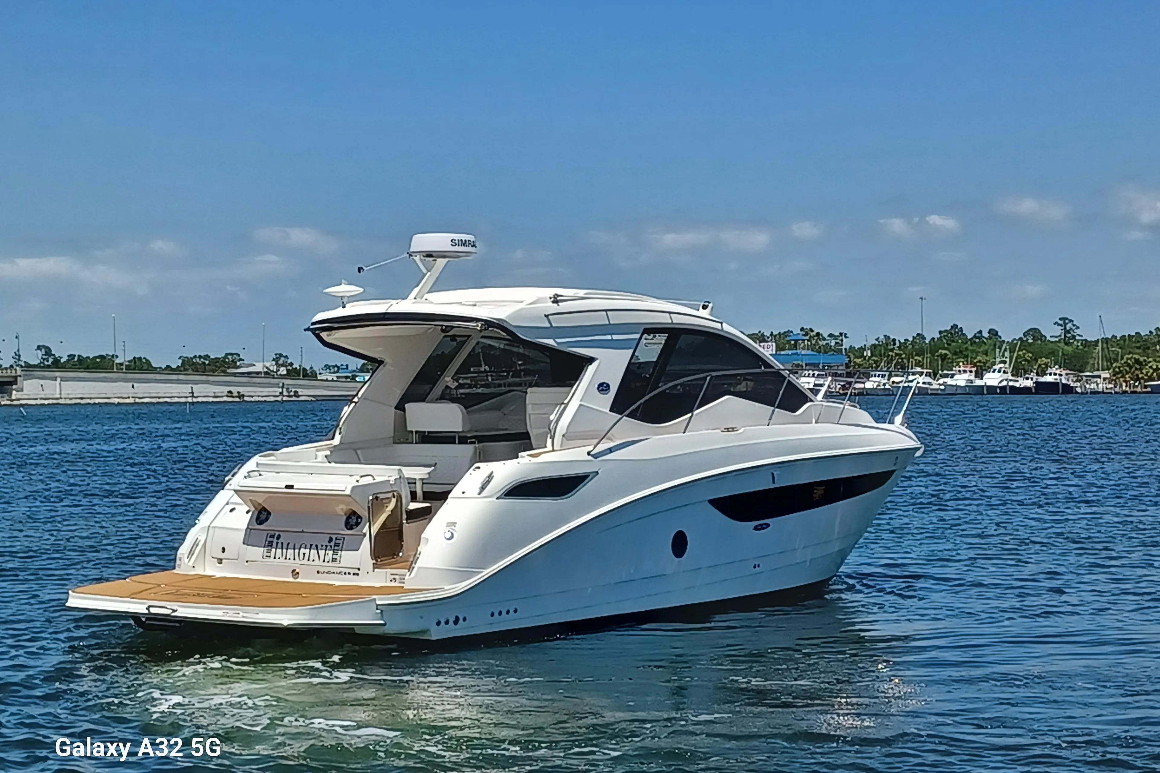 35′ Sea Ray